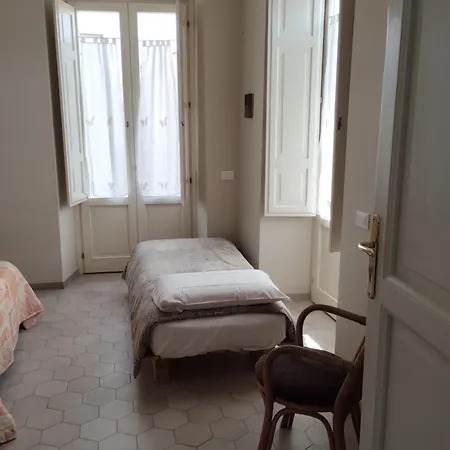 Garibaldi Apartman LʼAquila