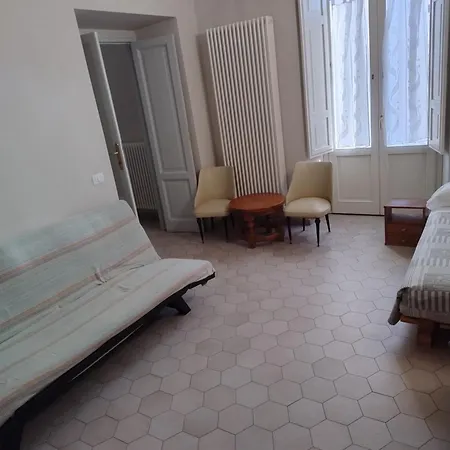 Garibaldi Apartamento LʼAquila